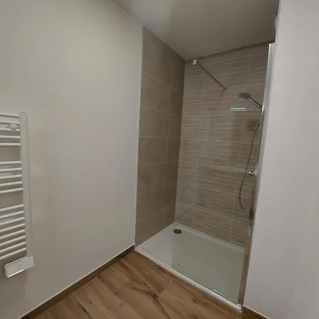 4 Pers A Avec Clim, Wifi Et Parking - Fr-1-776-117 Apartment *